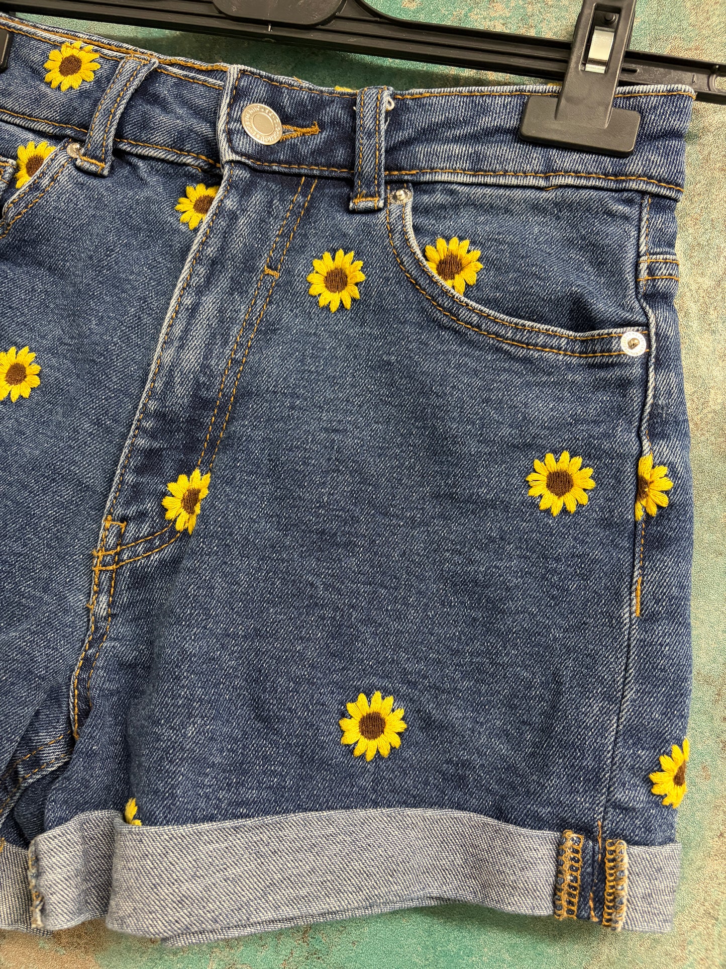 Pantaloni scurți damă din denim