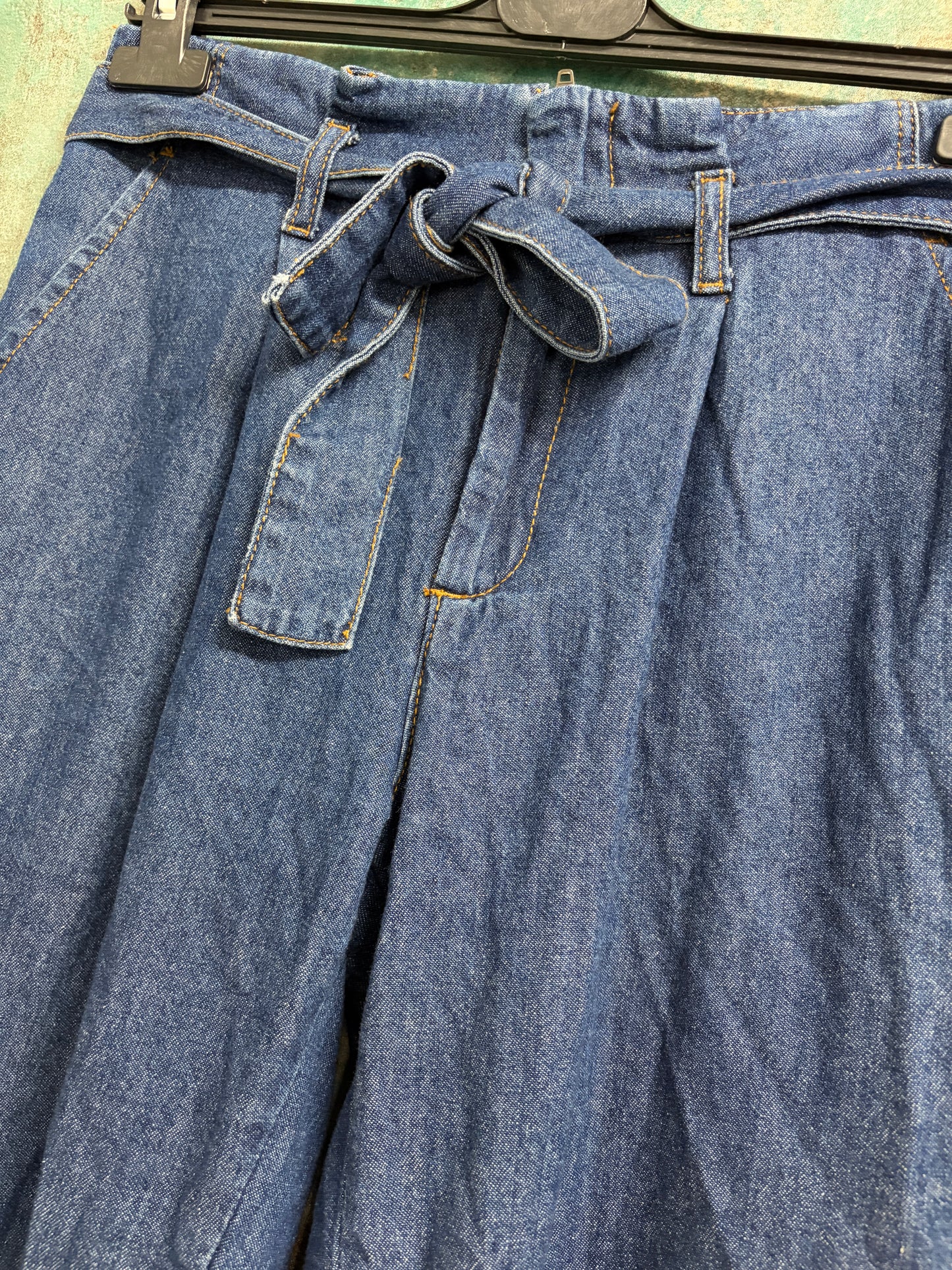 Pantaloni damă din denim subțire